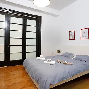 Lovely With 2 Bedrooms Bucharest